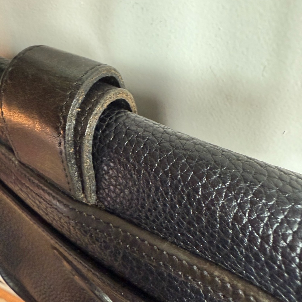 Vintage Dooney & Bourke, all leather black equestrian crossbody bag. - Picture 13 of 13